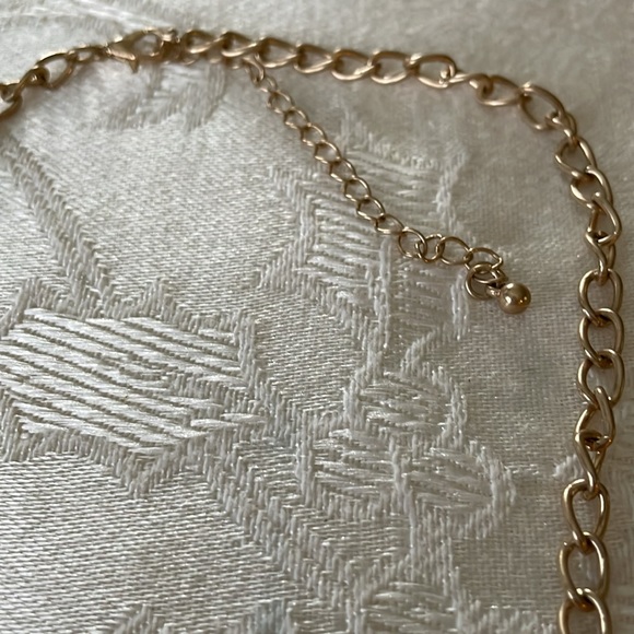 Floral Theme Delicate Necklace Fashion Jewelry - Picture 3 of 3